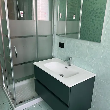 Casa Caselle Intero Appartam Indipend 100mq 2 Stanze 2 Bagni E Cucina Alloggio in famiglia *